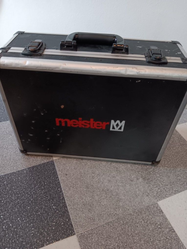Куфар за инструменти Meister 230 части с колела
