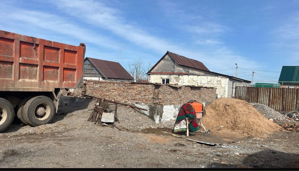 Продом дом  в отличном микрорайене Коккайнар