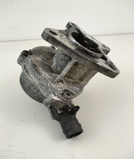 Pompa vacuum  1.5 DCI Dacia Logan prima generatie