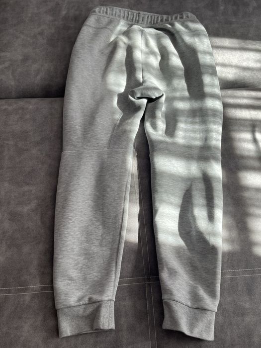 Pantaloni Nike Tech