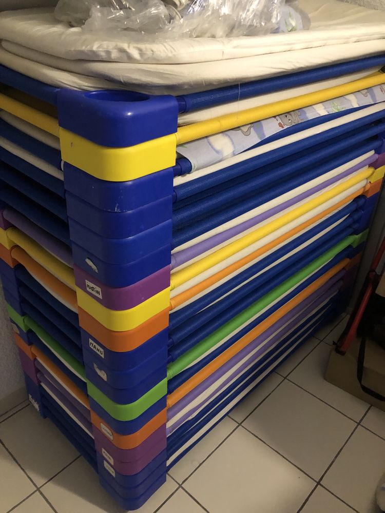 Pat stivuibil cu saltea pentru cresa si gradinita