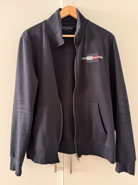 Pulover Tommy Hilfiger ( nu Zara, nu Ralph Lauren, nu Calvin Klein)