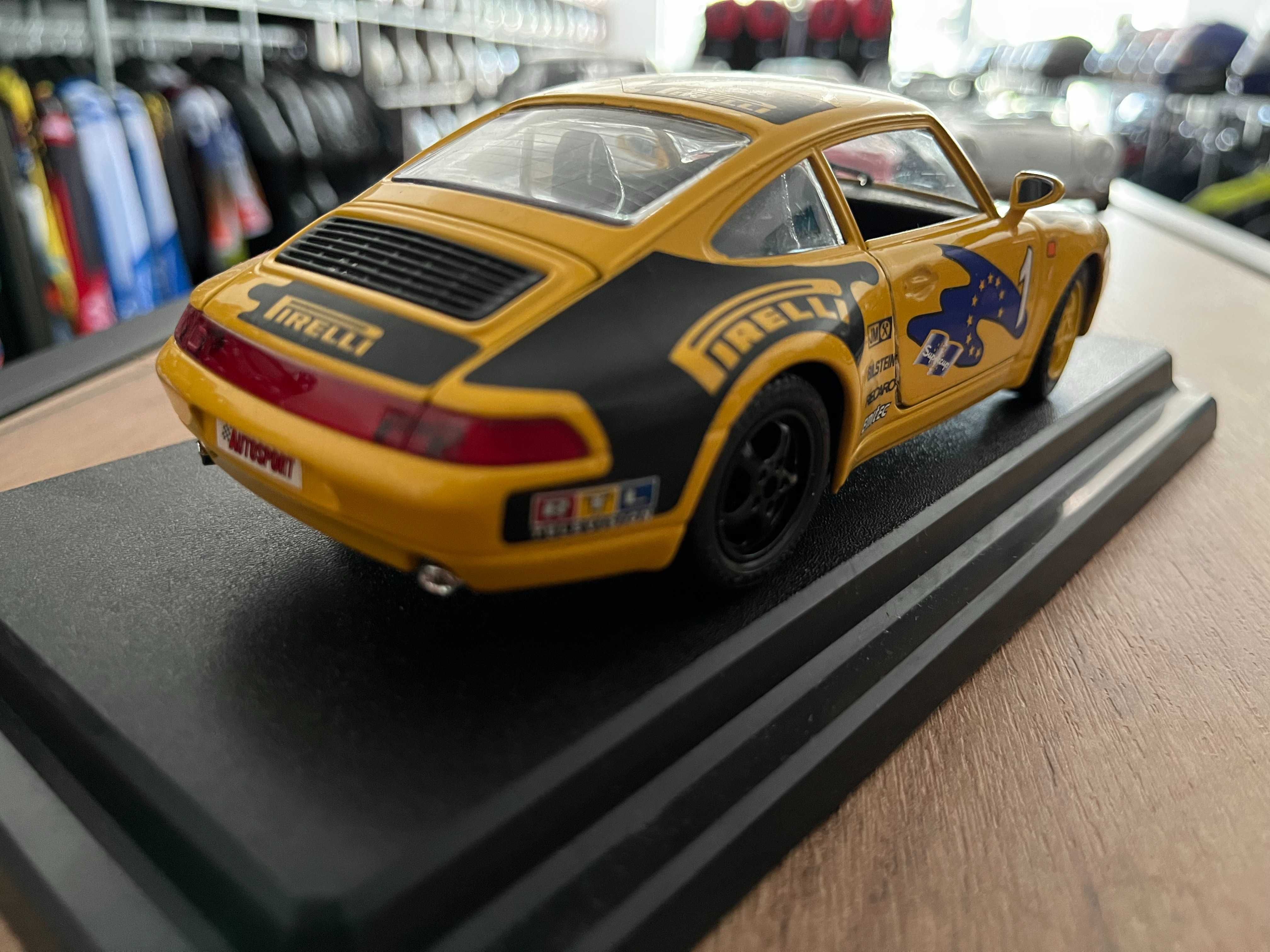 Метална колекционерска количкa BBURAGO  PORSCHE 911 993  мащаб 1:24,