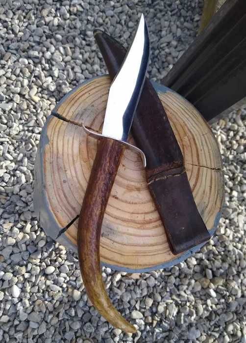 Cuțite vânătoare inox forjat, mânere corn de cerb, lucrate manual!