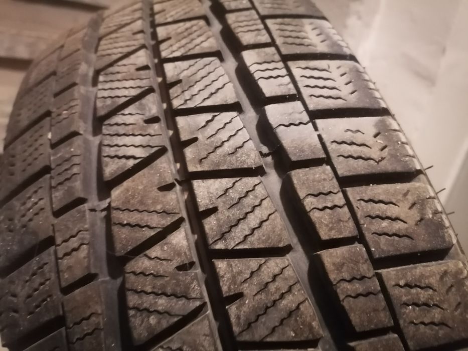 Гуми за бус 215/65/15C