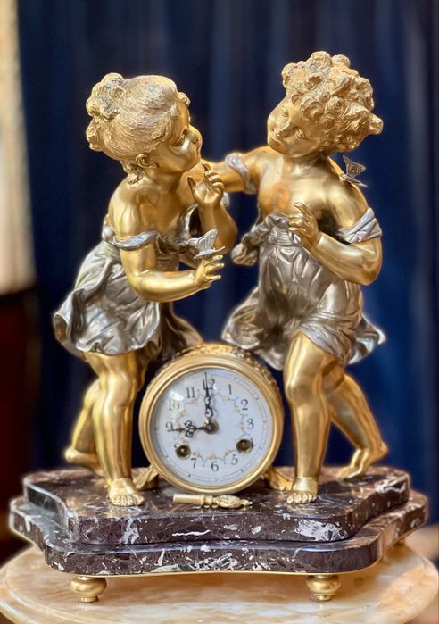 Ceas vechi din Bronz Dore *** vintage / antic / vechi / retro ***