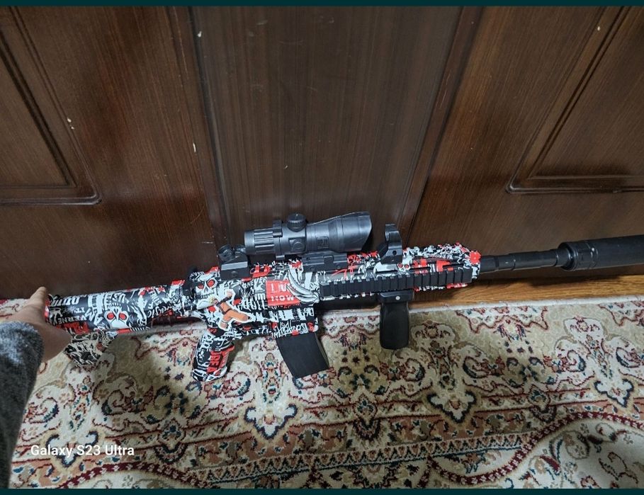 Orbizli avtomat m416 otganda rasimdagiday uchi yonadi