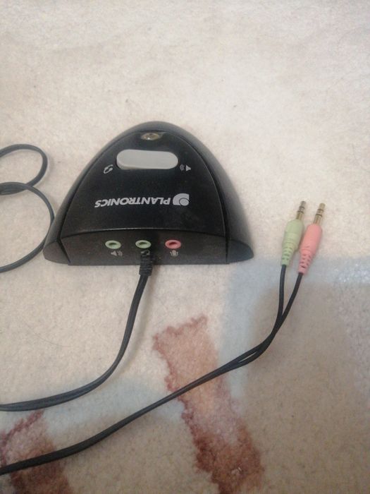 Adaptor boxe / căști cu microfon pentru PC