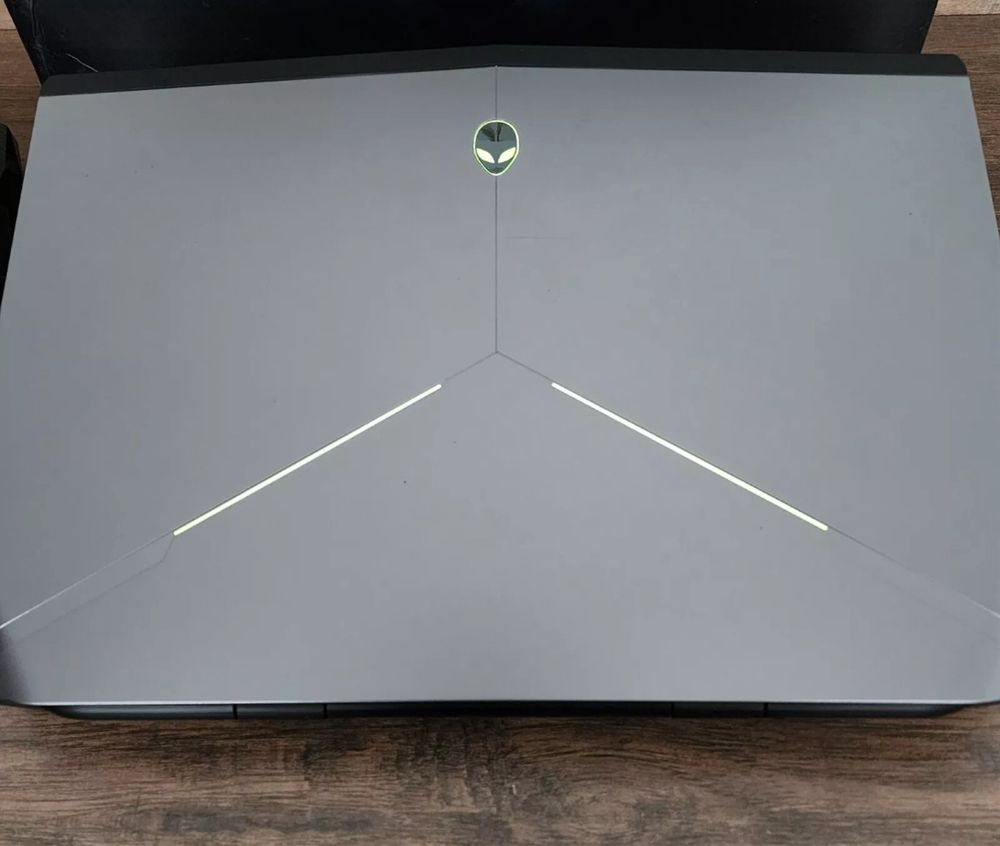 Laptop Alienware M15r2(ecran 4k cu ts)RAR.