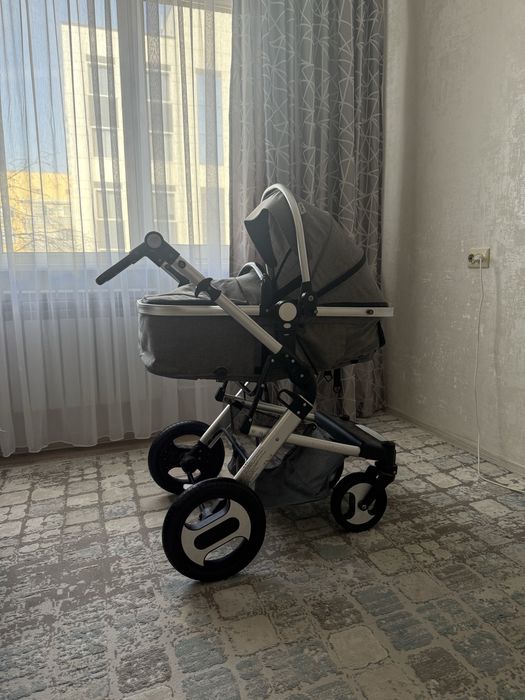 Детская коляска , унисекс, в хорошем состоянии