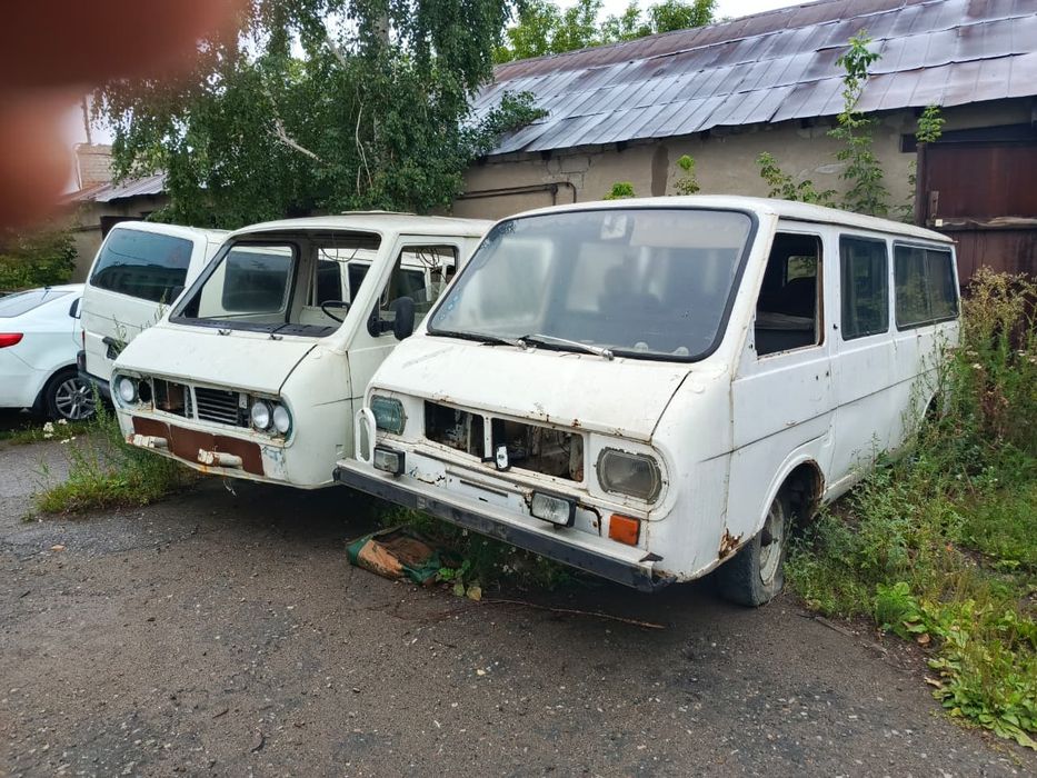 Продам срочно два белых  кузова  с документами,  два хороших решения.,