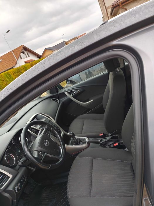 Opel Astra J 2010, 1.4 benzina + GPL