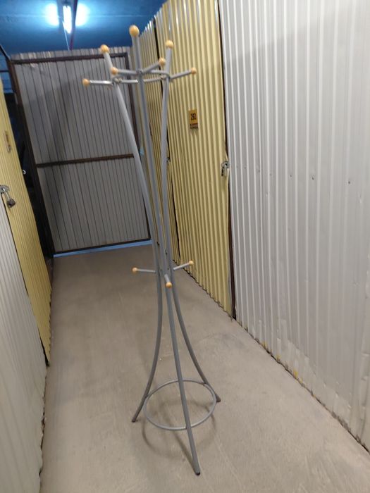 Продам вешалку для прихожей в отличном состоянии