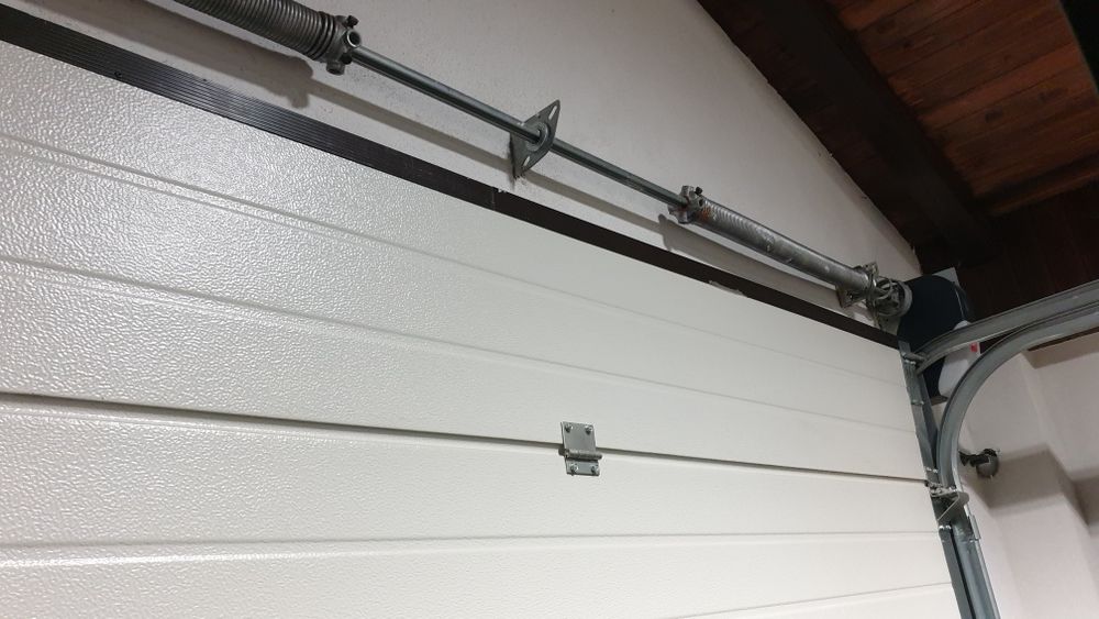 Usa de garaj L = 2770 x 2320 mm culoare maro