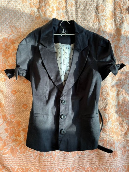 Джинсы и пиджак в отличном состоянии