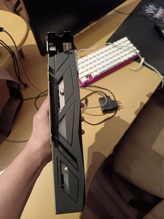 Продам видеокару Rtx 1660 super asus