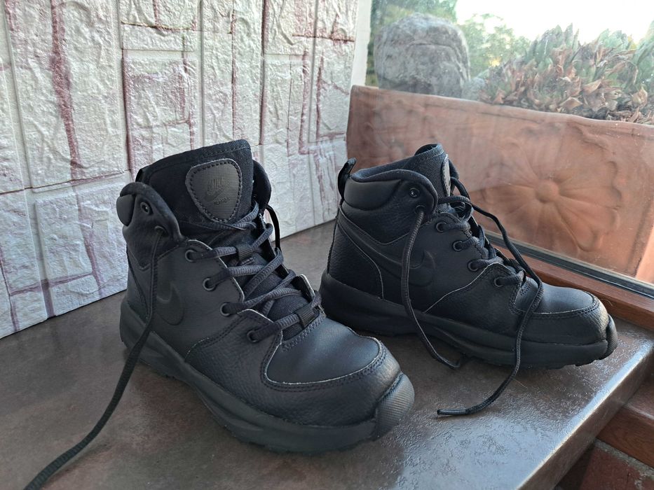 детски ботуши,зимни обувки,боти,апрески,Nike номер32 за момче