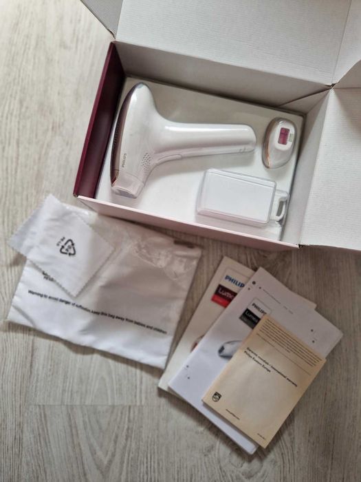 Фотоепилатор Philips Lumea SC1997 нов с две приставки
