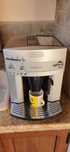 Кафеавтомат Delonghi ESAM 3200, 1350W в отлично състояние