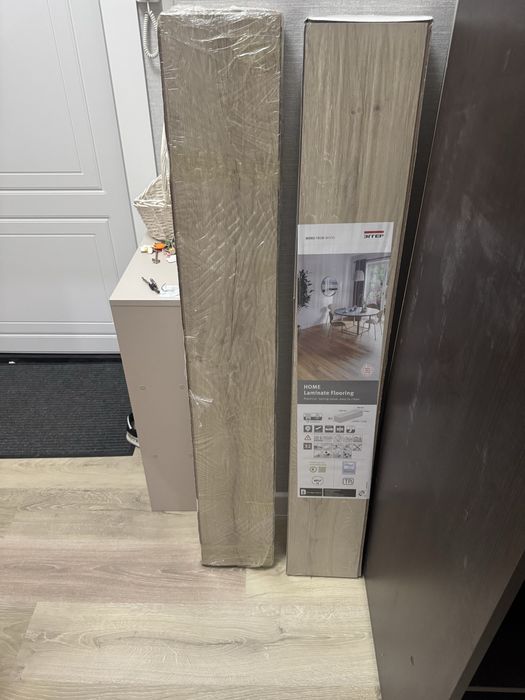 Продам 2 новые упаковки ламината 8 мм