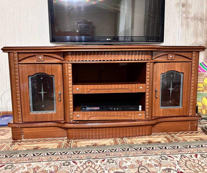 Потставка под телевизор