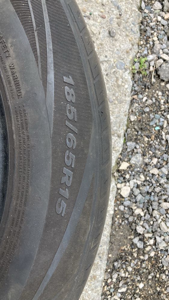 Летни гуми Nexen 185/65/15 dot 0522 с железни джанти Датчия