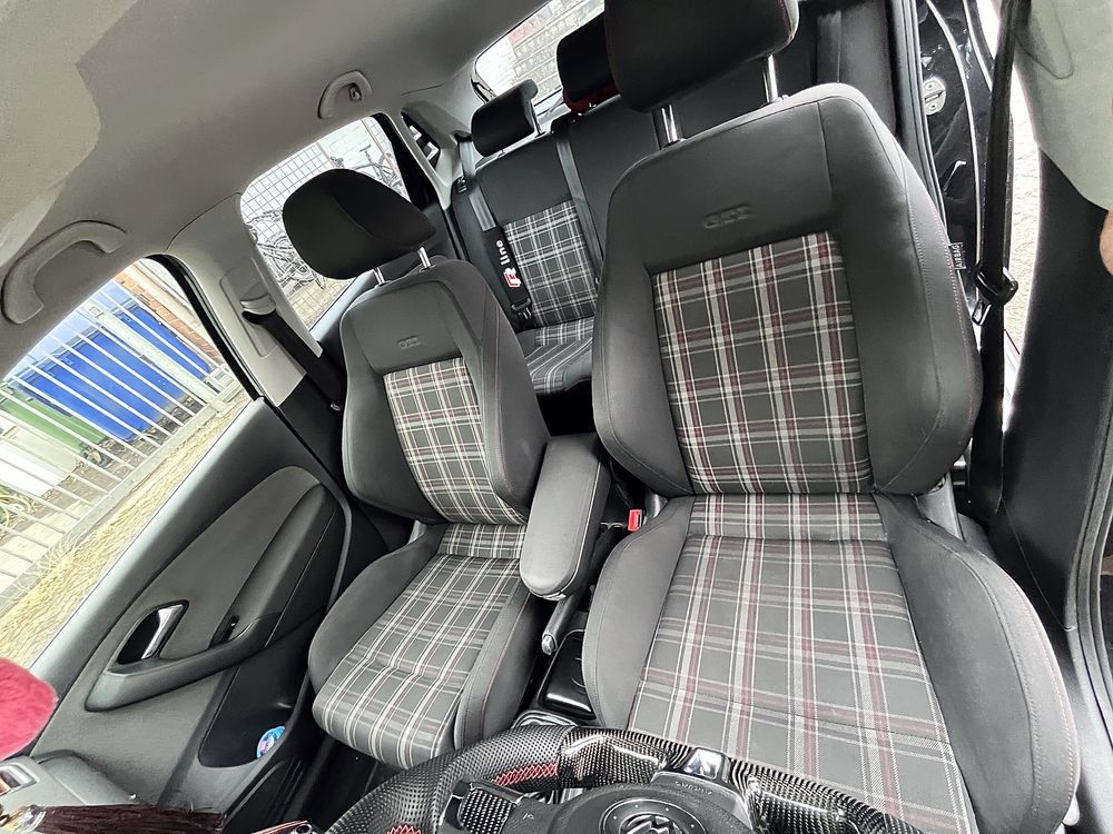 Volkswagen Polo VW Polo 1.6 TDI R-Line • LED/Xenon