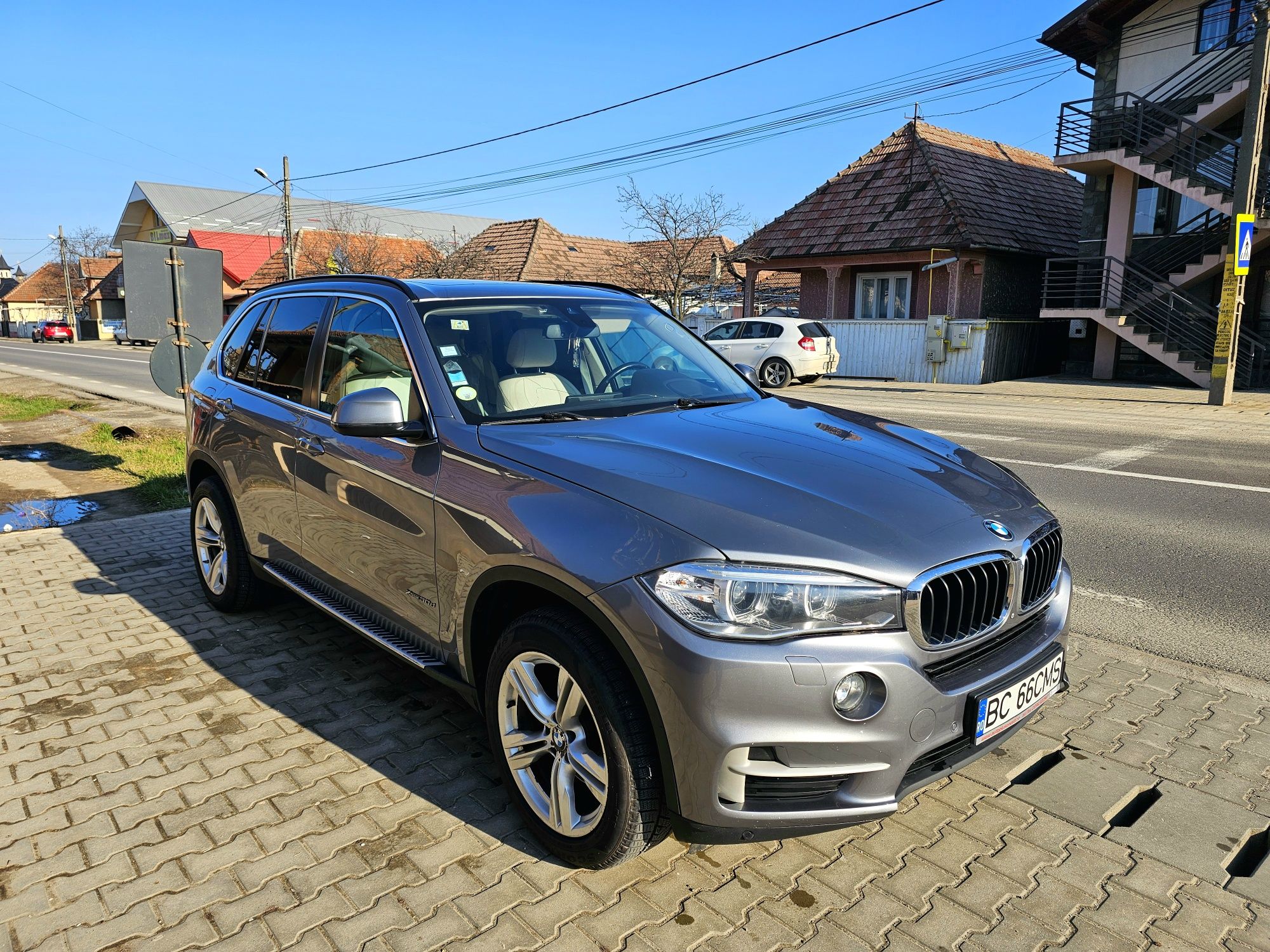 BMW X5 3.0 258 cp