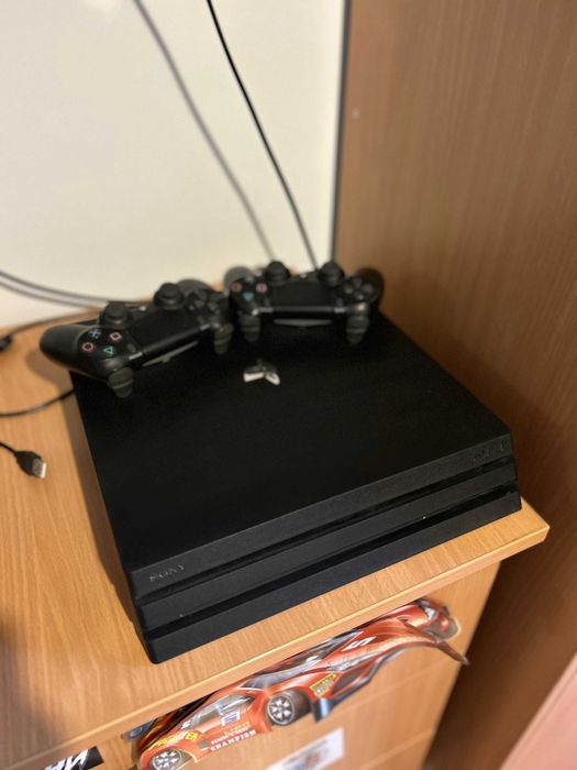 Плей стейшън 4 про  PS4 PRO