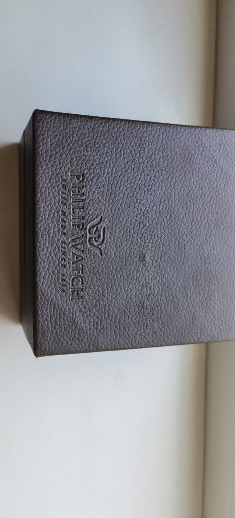 Продавам мъжки часовник Philip Watch