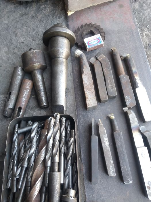 Продам токарный инструмент