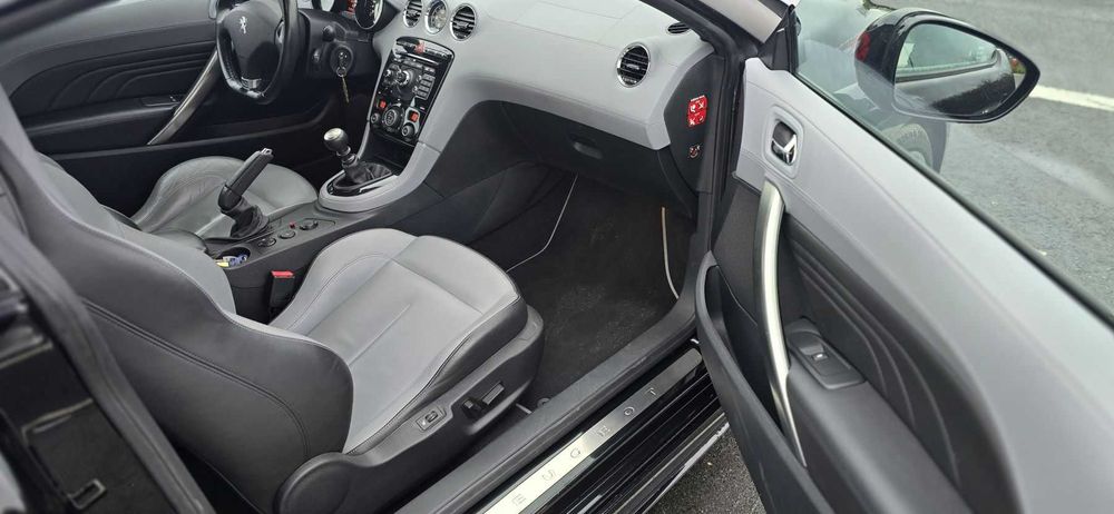 Peugeot RCZ 2013 Facelift 2.0d 163 CP Xenon, DRL, Piele, Navi, Eleron