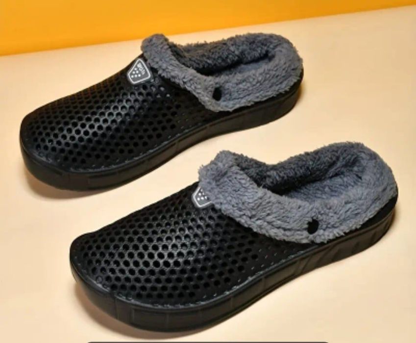 Продам мужские шлепки 46 размер