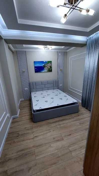 Сдаётся срочно 2- комнатная квартира ул. Бобур 827*