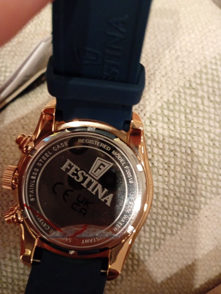 Чисто нов часовник Festina с кутия гаранционен