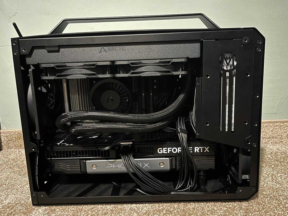 SFF PC Gaming + Ghiozdan • RTX 5080 • Ryzen 9800X3D