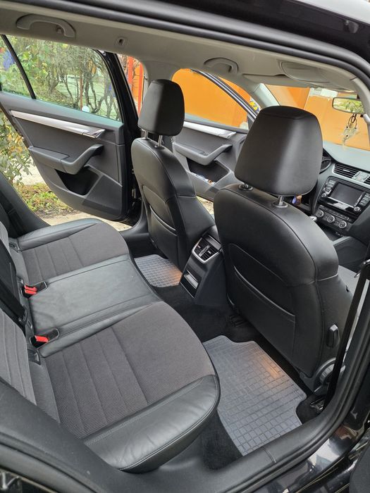 Vând Skoda Octavia III