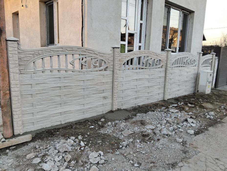 Garduri din placi de beton