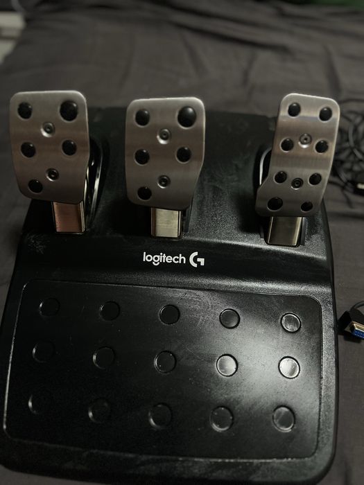 volan logitech g29 + pedale si schimbator
