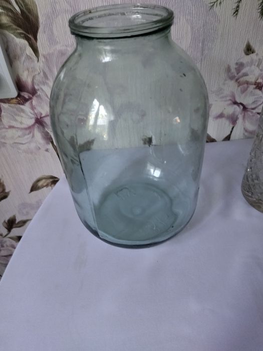 Стеклянные банки трёх литровые