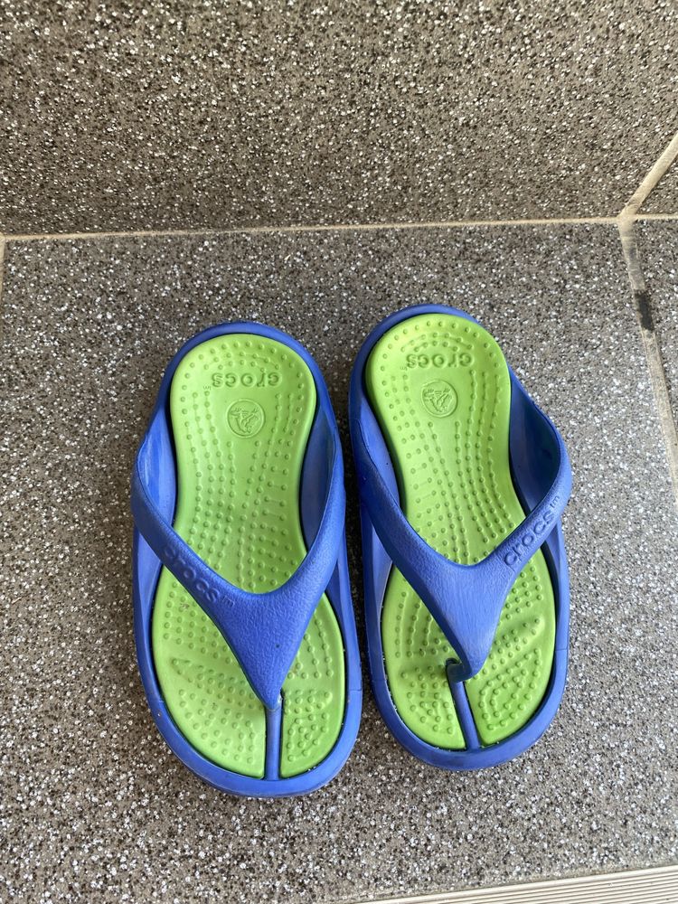 Slapi Crocs,in stare excelenta