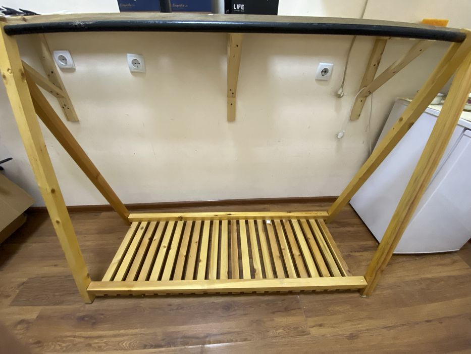 garderobniy kiyim ilgich srochna sotiladi