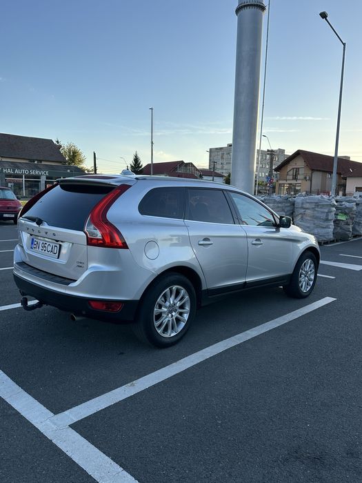 Anunt valabil Vand VOLVO XC60 automat 4x4 2.4 D5 Apple CarPlay