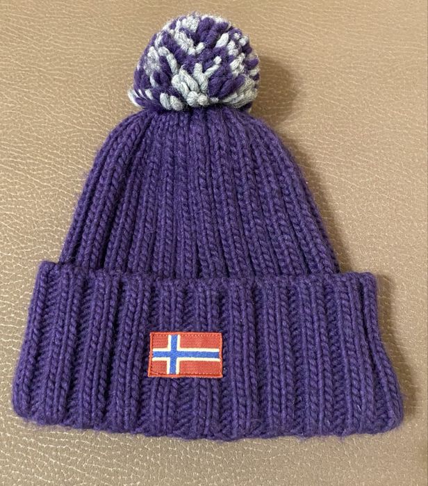 Оригинални мъжки шапки NAPAPIJRI и EISBAR