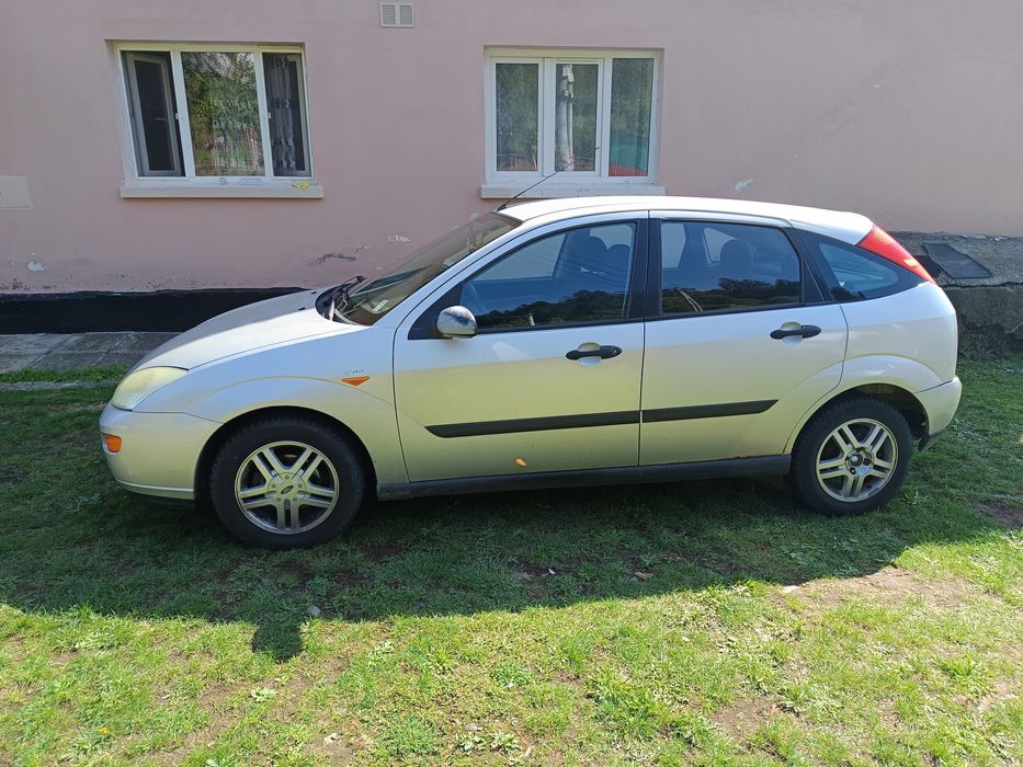 Vând Ford focus din 2001