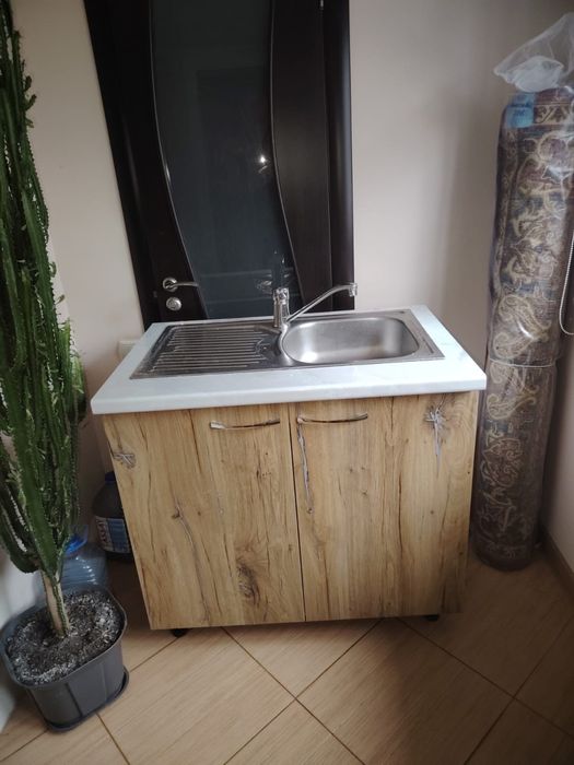 Продам кухонную тумбу мойку