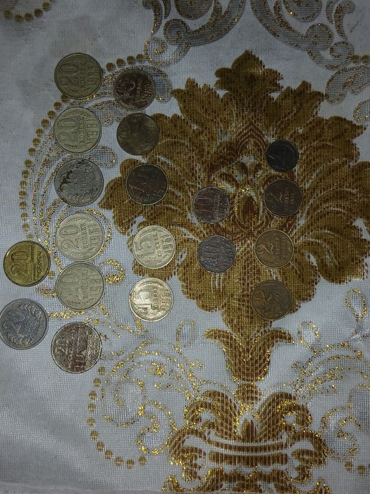 Продам старые монеты