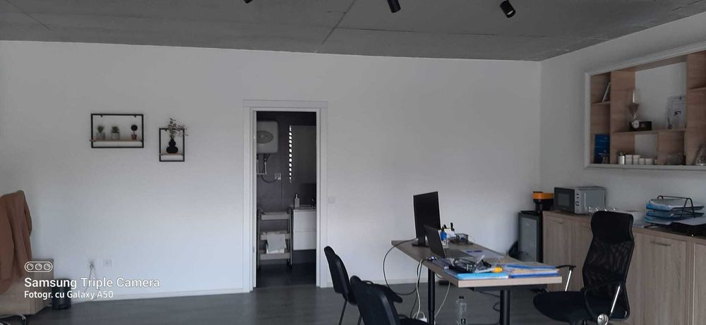 Dau in chirie spatiu comercial langa Coresi Mall