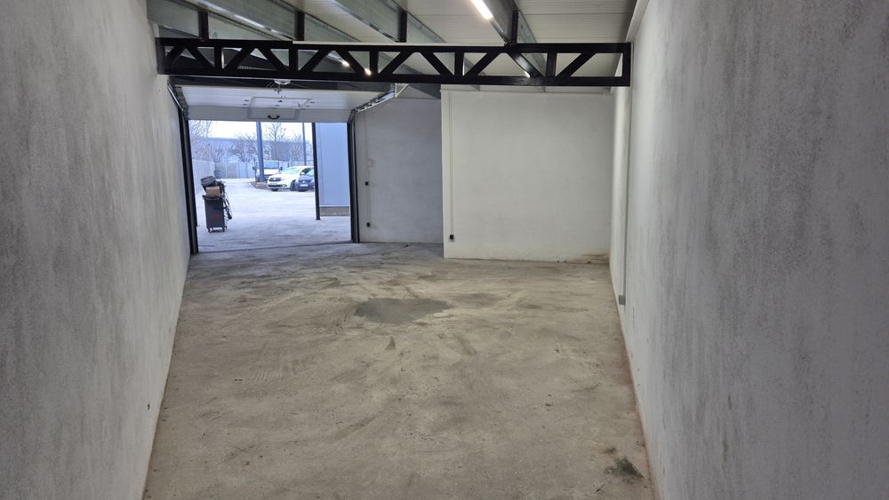 Inchiriez garaj/spatiu  55mp zona Dedeman, Portului