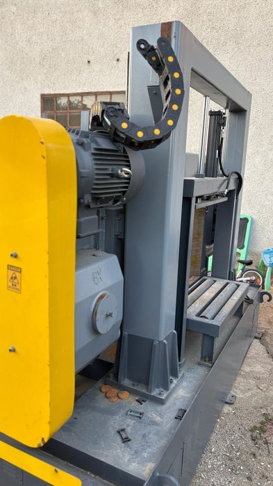 Fierăstrău cu bandă pentru metal